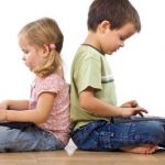 Digitalne veštine koje deca treba da nauče zbog bezbednijeg interneta
